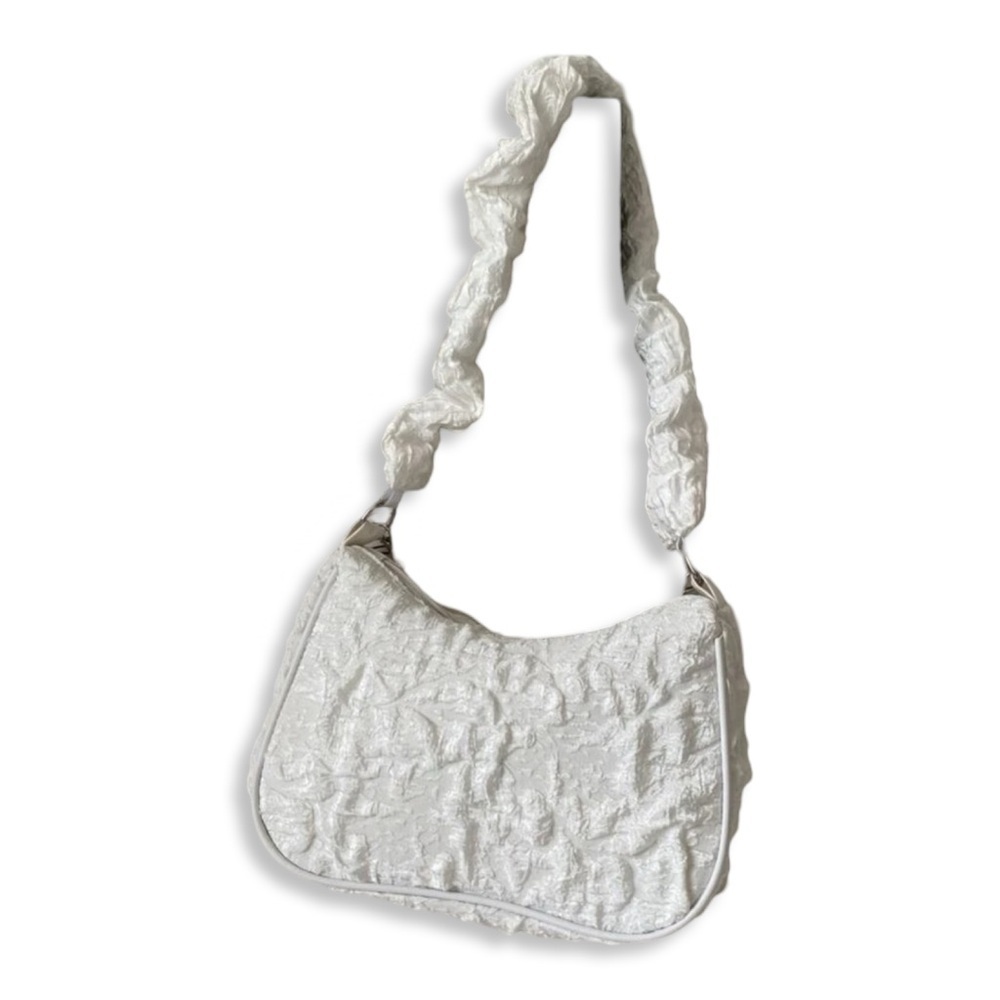 White Lace Purse with Ribbon and Pearl Strap Detail | NEW - Picture 4 of 5